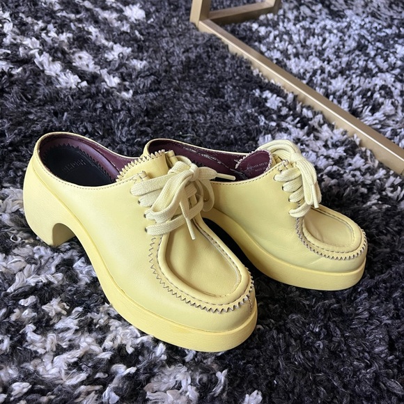 Camper Yellow Leather Platform Lace-Up Heels
